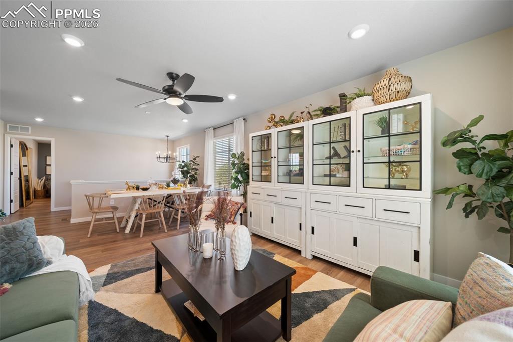 Image 48 of 49: Photos of a model home