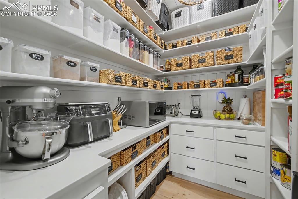 Image 18 of 50: Pantry