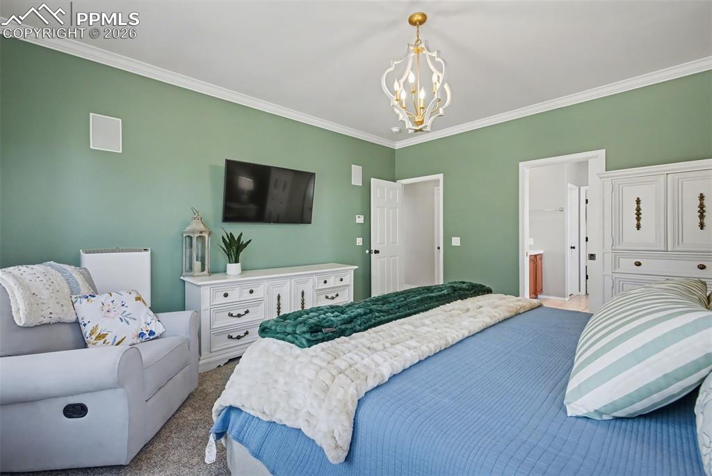 Image 21 of 50: Bedroom