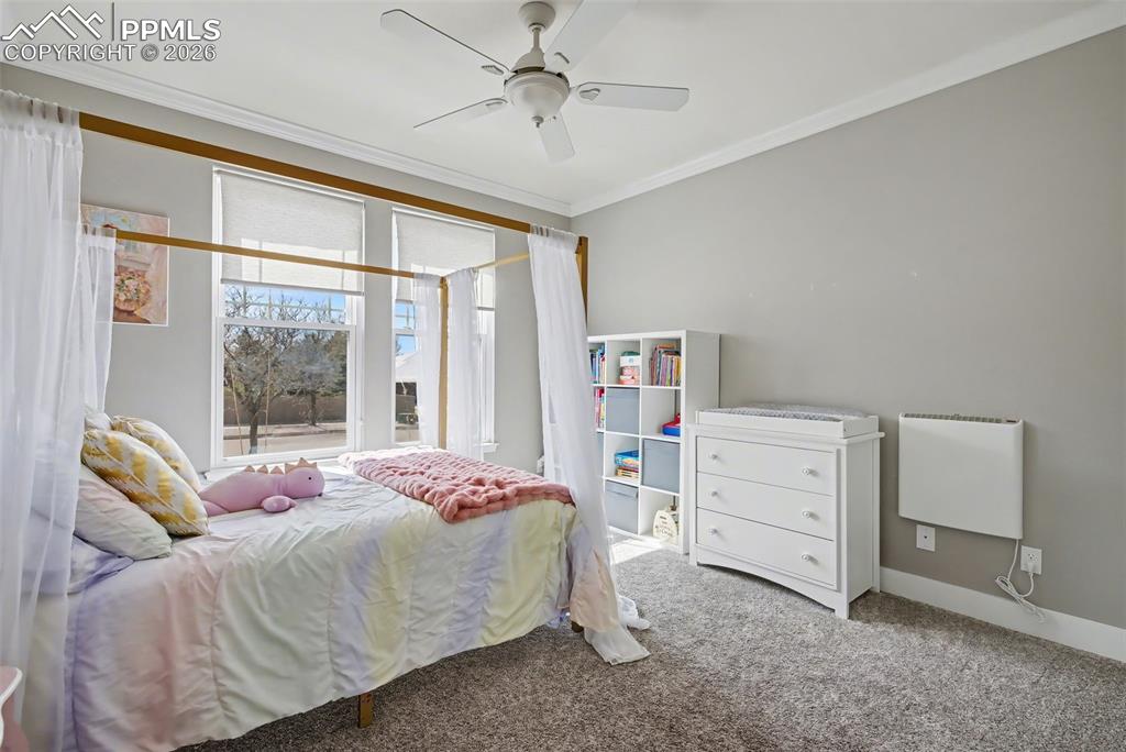 Image 25 of 50: Bedroom