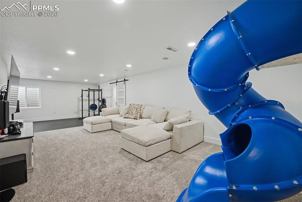 Image 29 of 50: Family Room