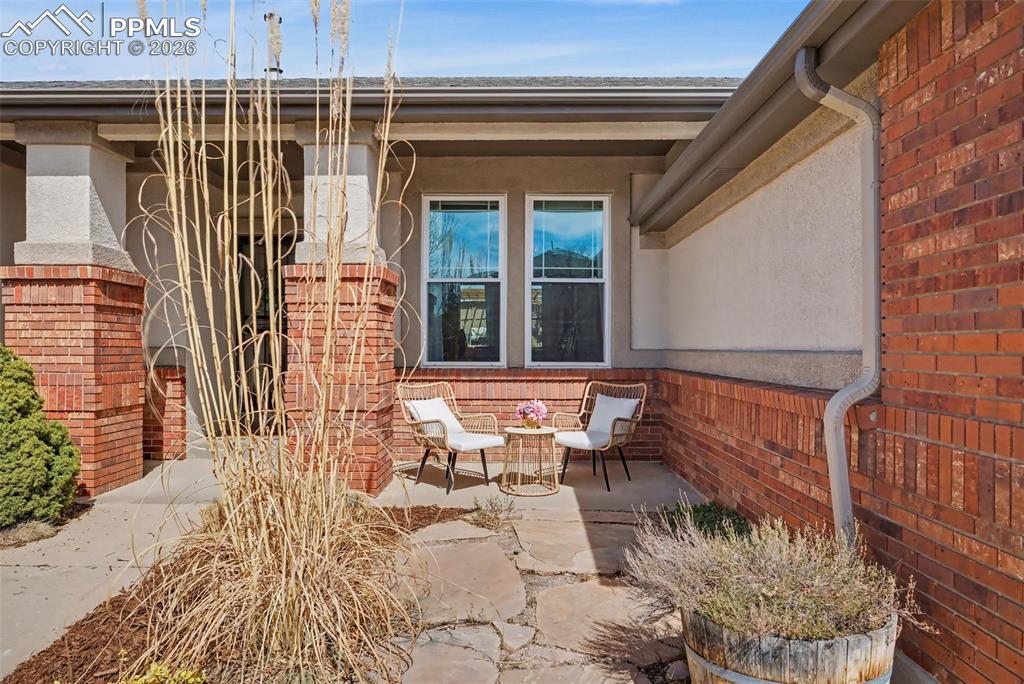 Image 3 of 50: Patio