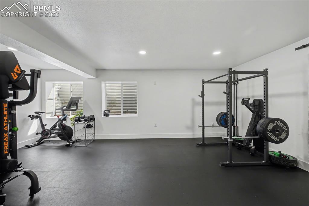 Image 33 of 50: Family Room