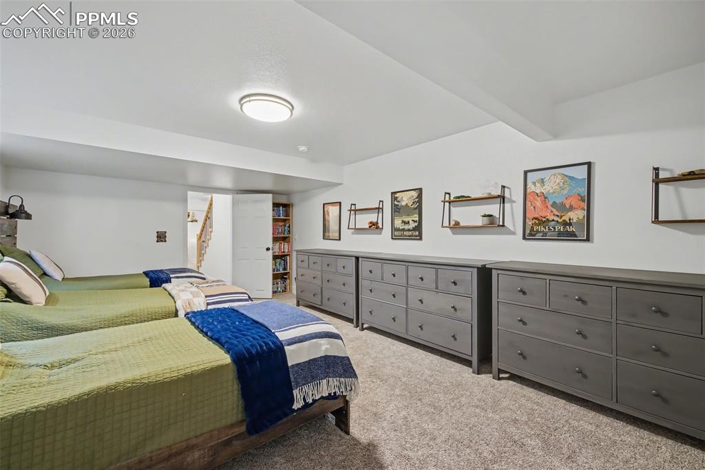 Image 39 of 50: Bedroom