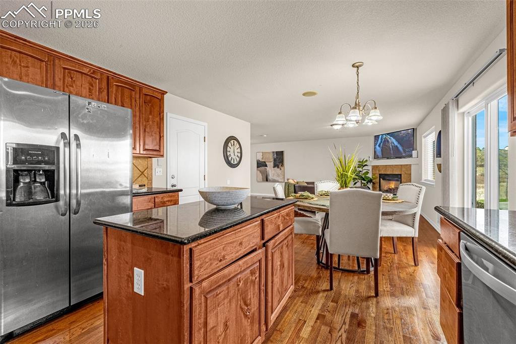 Image 11 of 44: Kitchen