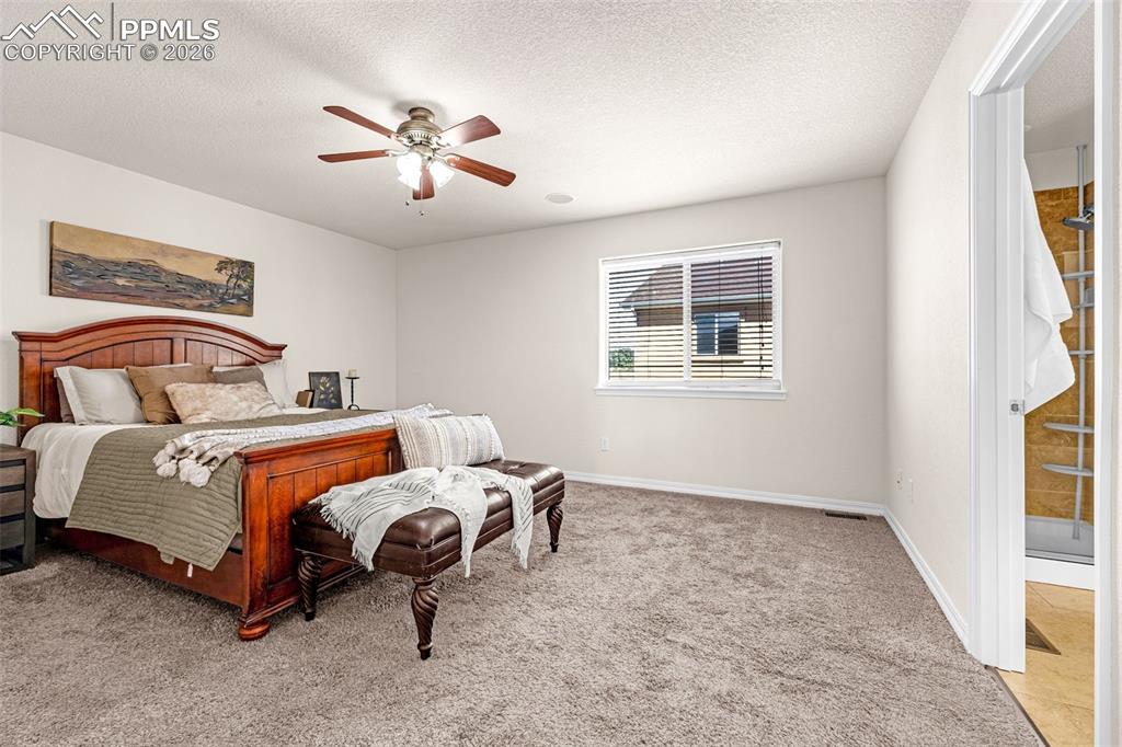 Image 18 of 44: Bedroom