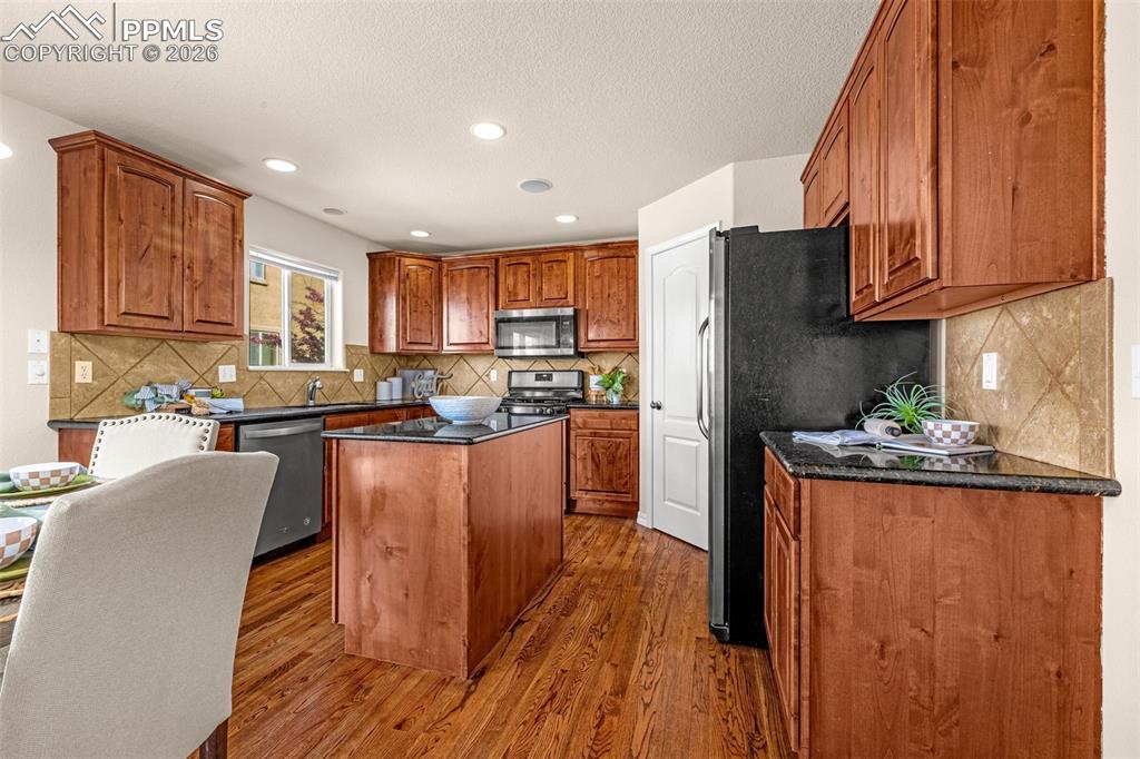 Image 8 of 44: Kitchen