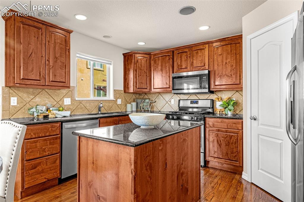 Image 9 of 44: Kitchen