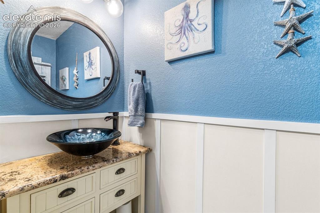 Image 11 of 37: Bathroom