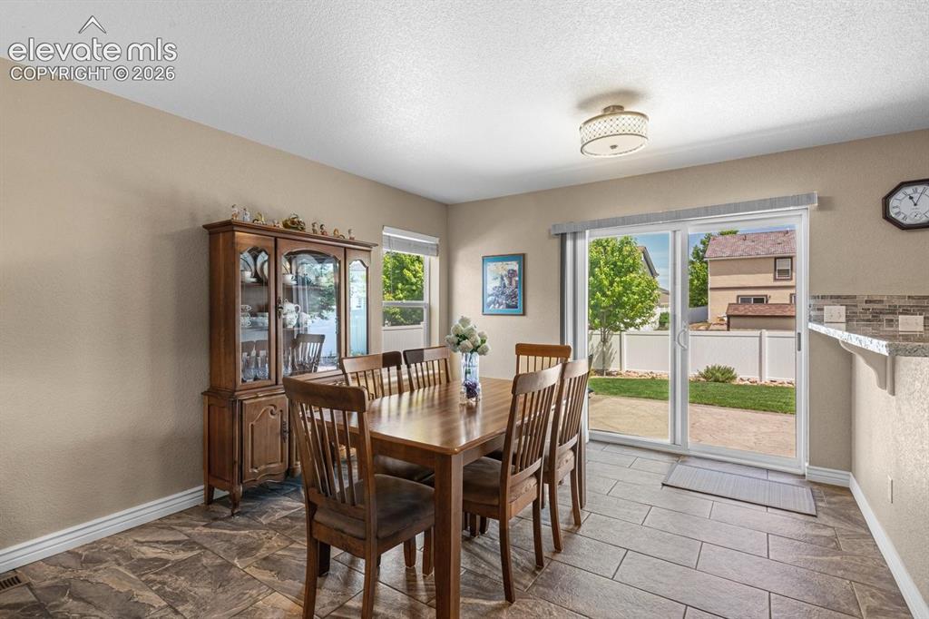 Image 7 of 37: Dining Area
