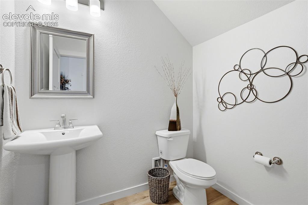 Image 14 of 36: Bathroom