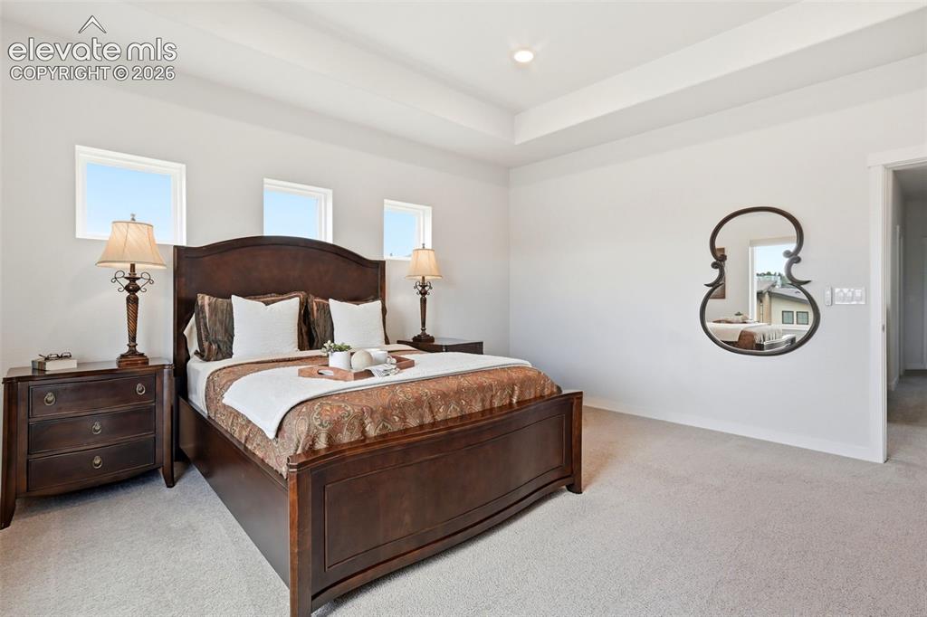 Image 16 of 36: Bedroom