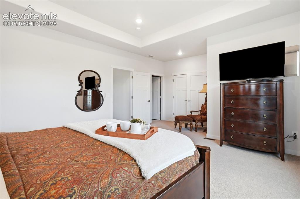 Image 18 of 36: Bedroom