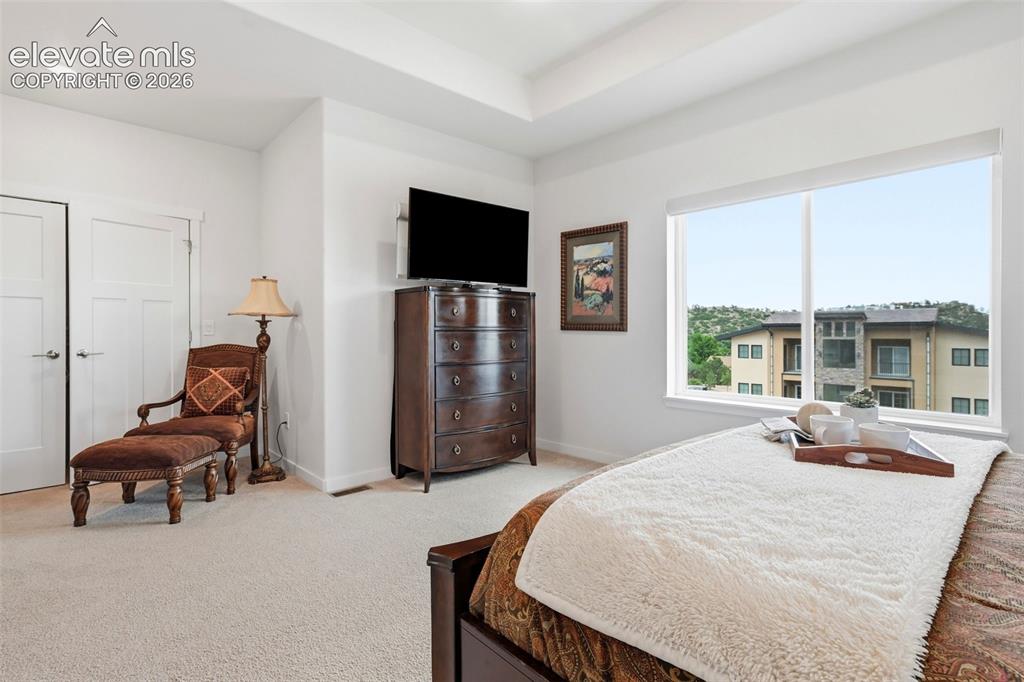 Image 19 of 36: Bedroom