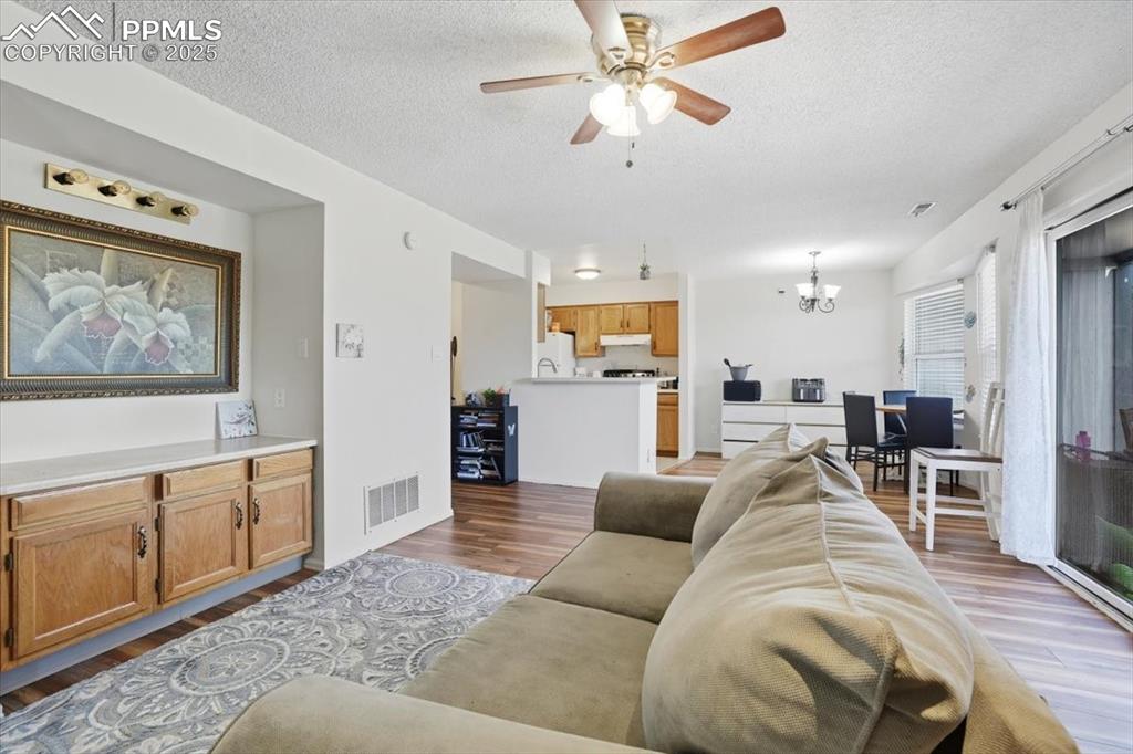 Image 25 of 34: Living Room