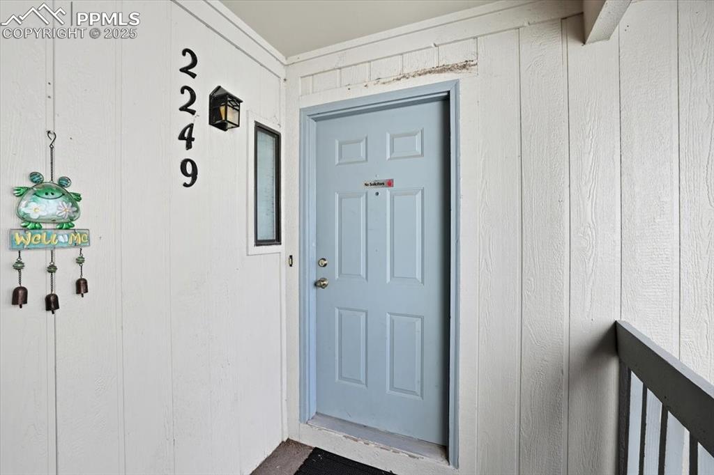 Image 5 of 34: Entry