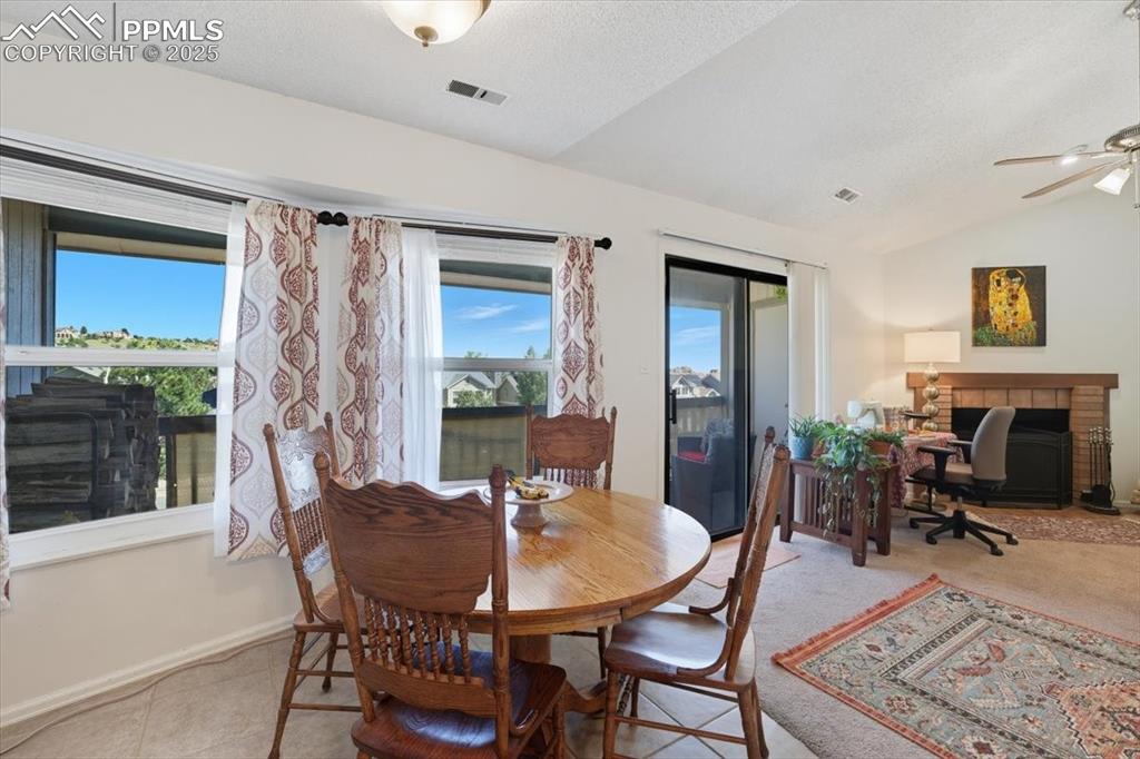 Image 8 of 34: Dining Area