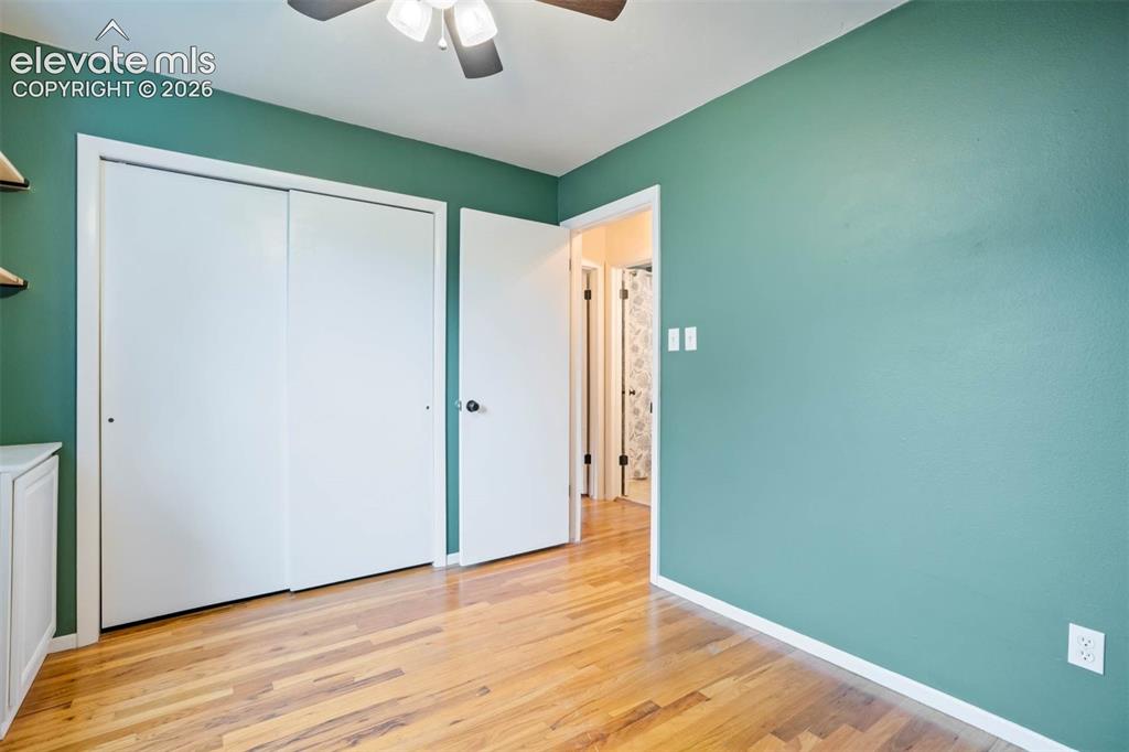 Image 17 of 28: Bedroom