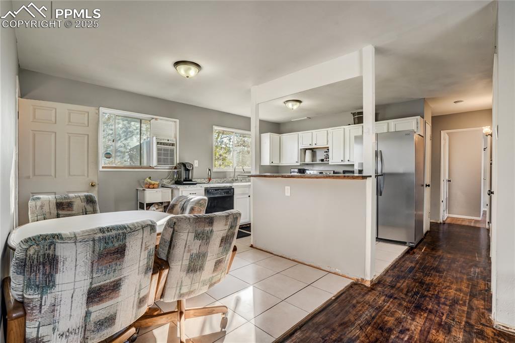 Image 8 of 48: Kitchen