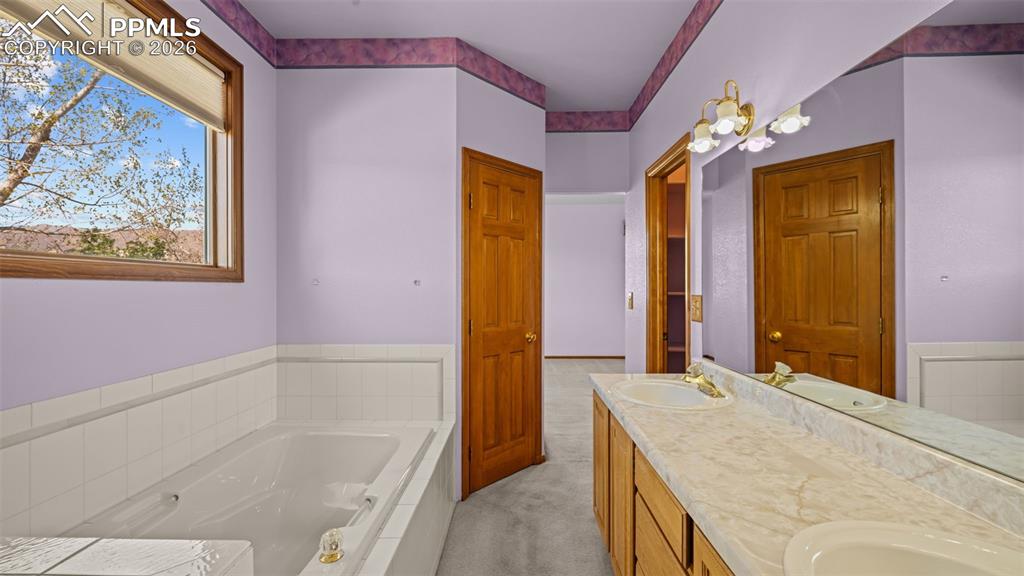 Image 13 of 47: Bathroom