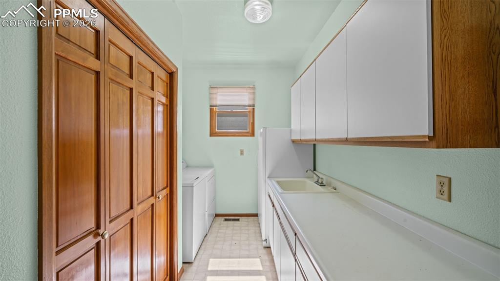 Image 19 of 47: Laundry