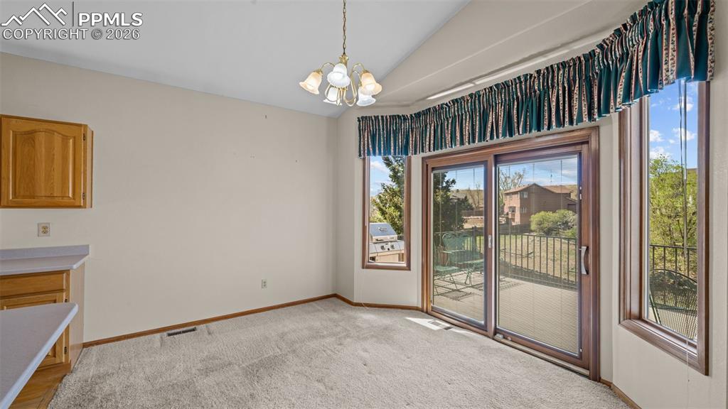 Image 23 of 47: Dining Area