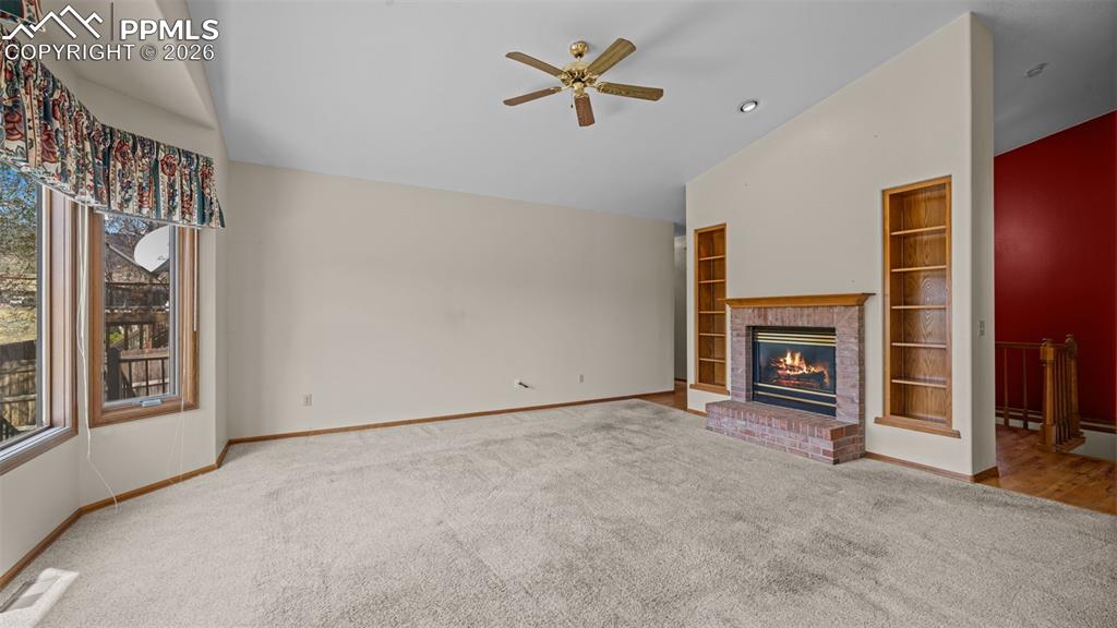 Image 30 of 47: Living Room