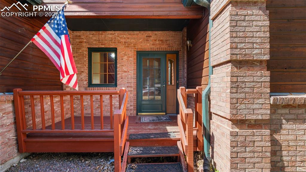 Image 4 of 47: Entry