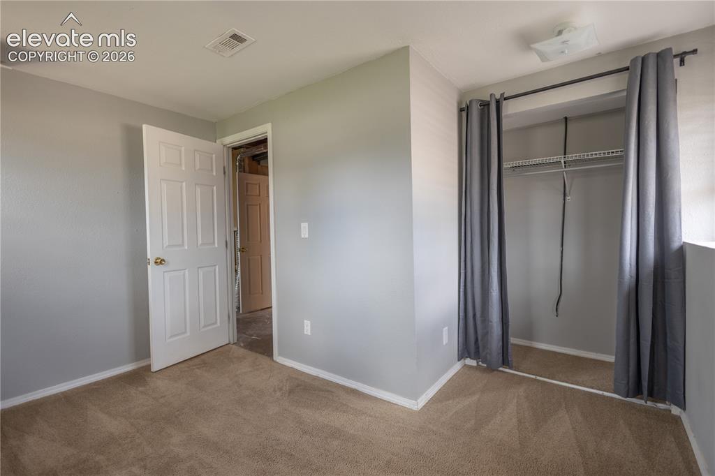 Image 10 of 20: Bedroom