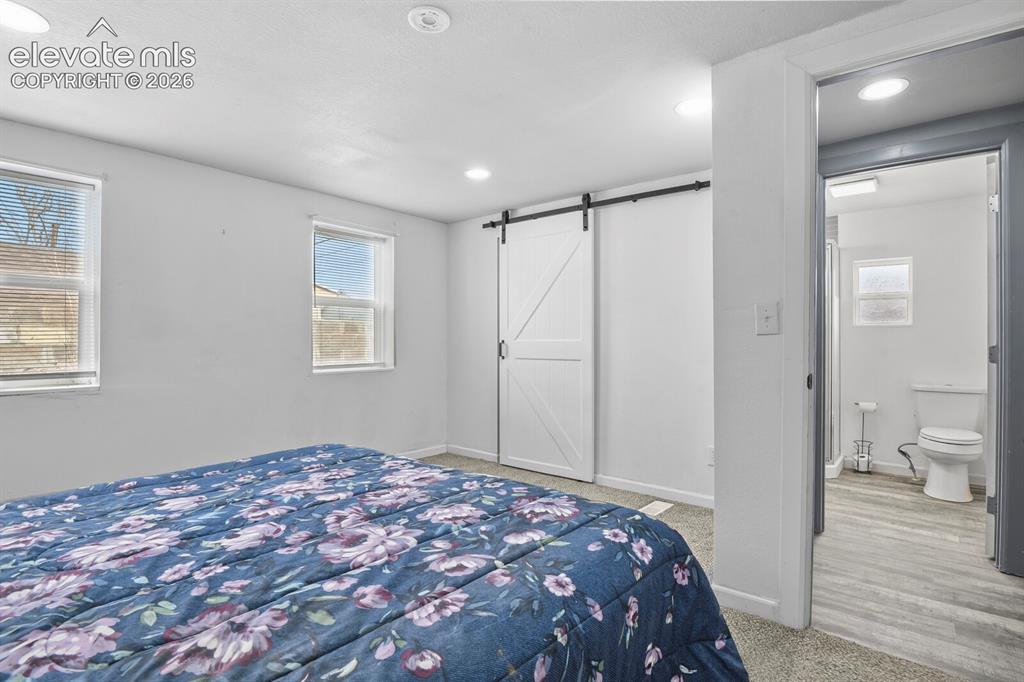 Image 15 of 26: Bedroom