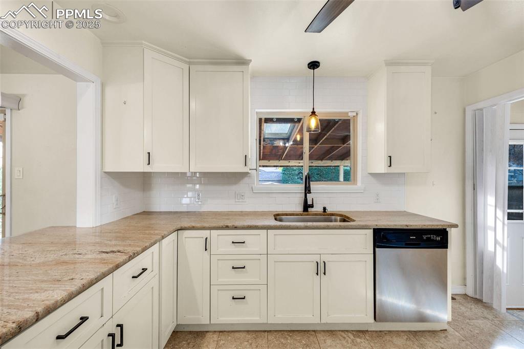 Image 11 of 29: Kitchen