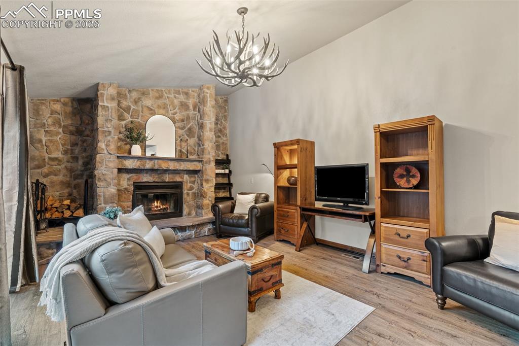 Image 20 of 47: Living Room