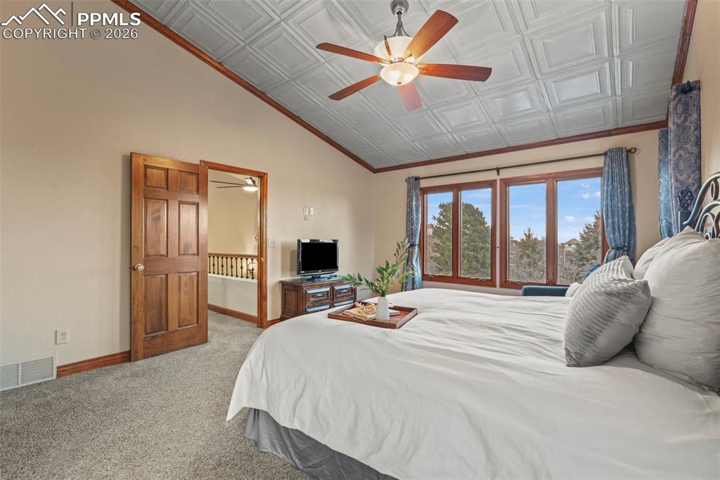 Image 26 of 47: Bedroom