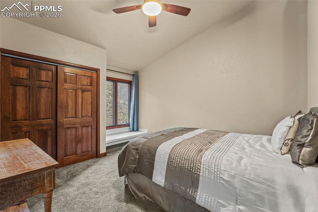 Image 34 of 47: Bedroom