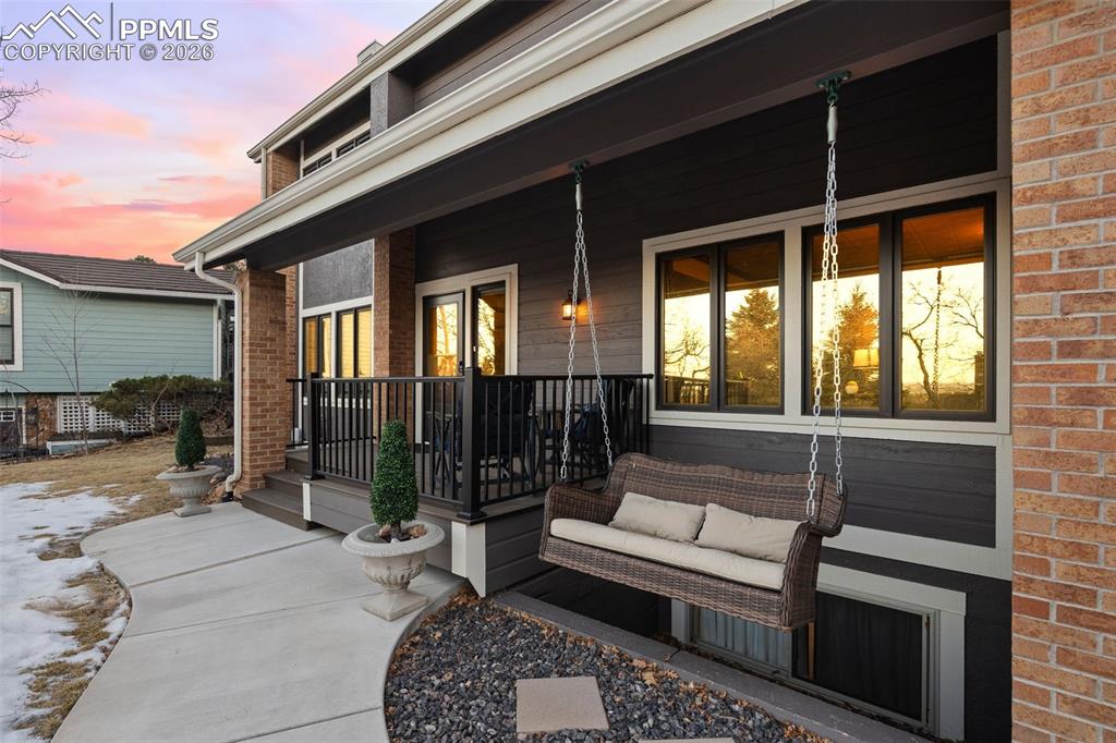 Image 5 of 47: Entry