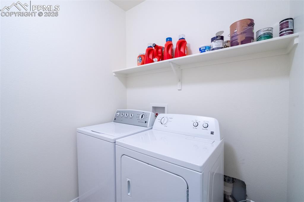 Image 20 of 26: Laundry room