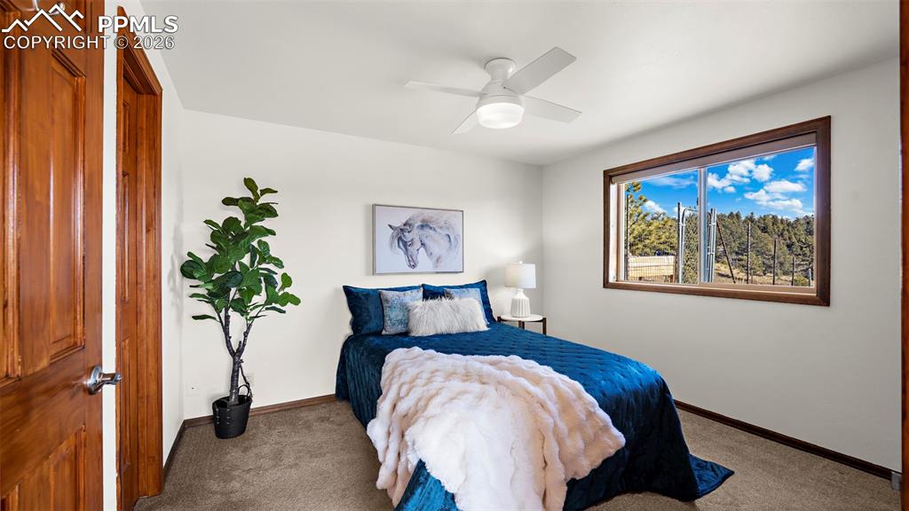 Image 15 of 35: Bedroom