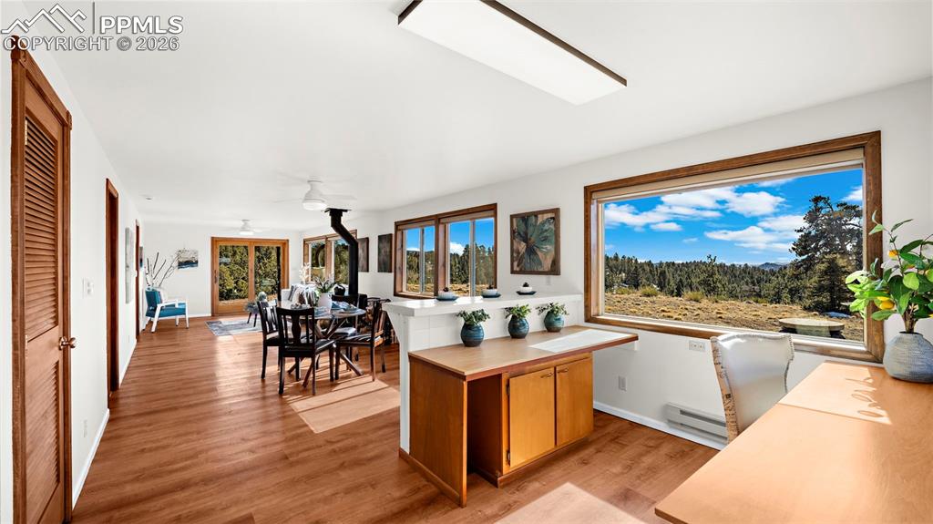 Image 9 of 35: Kitchen