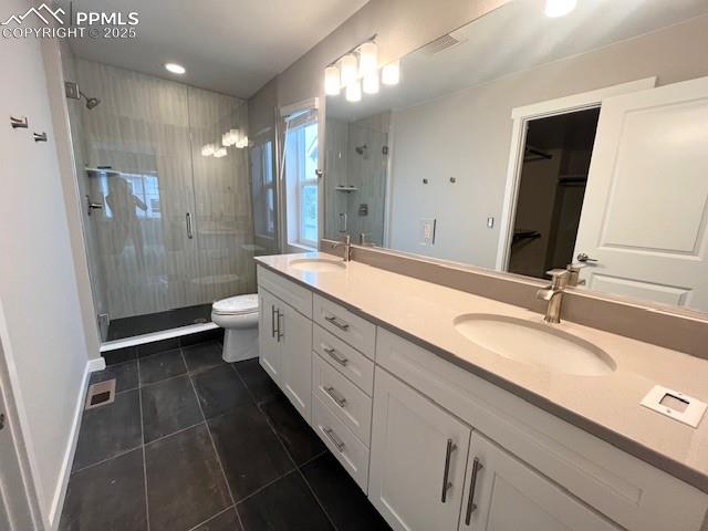 Image 12 of 18: Bathroom