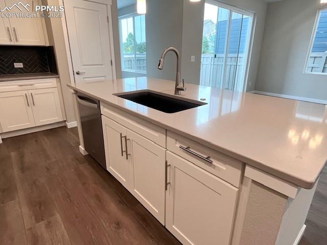 Image 7 of 18: Kitchen