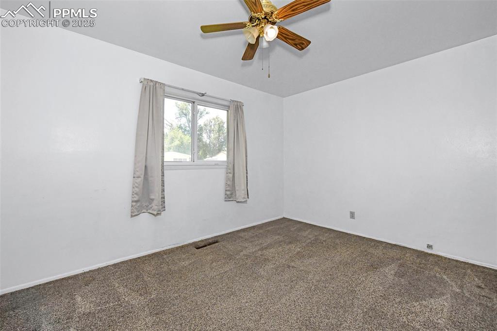 Image 10 of 19: Large second bedroom