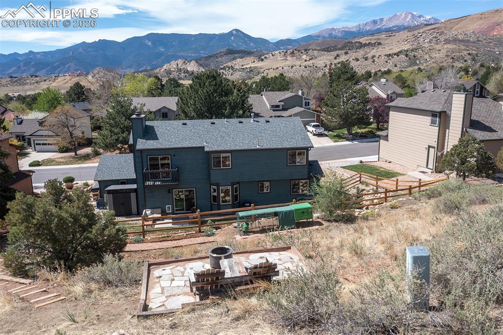 Image 41 of 50: Back of Structure