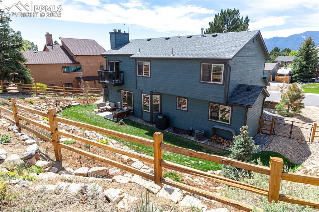 Image 45 of 50: Back of Structure