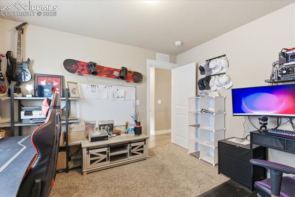 Image 24 of 35: Office