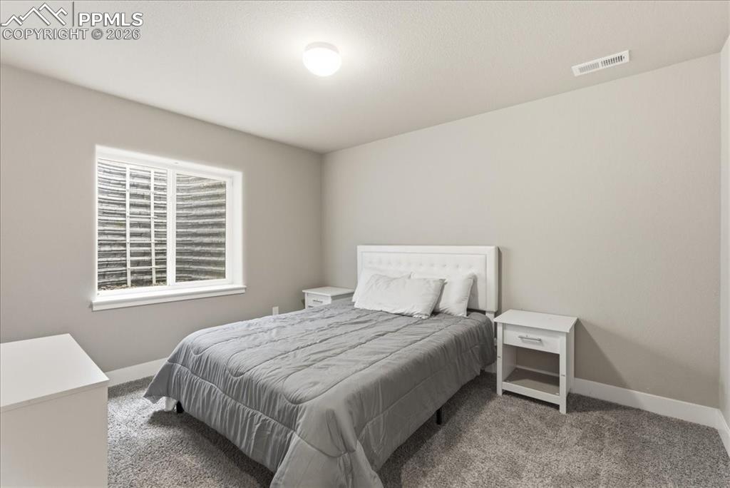 Image 33 of 35: Bedroom