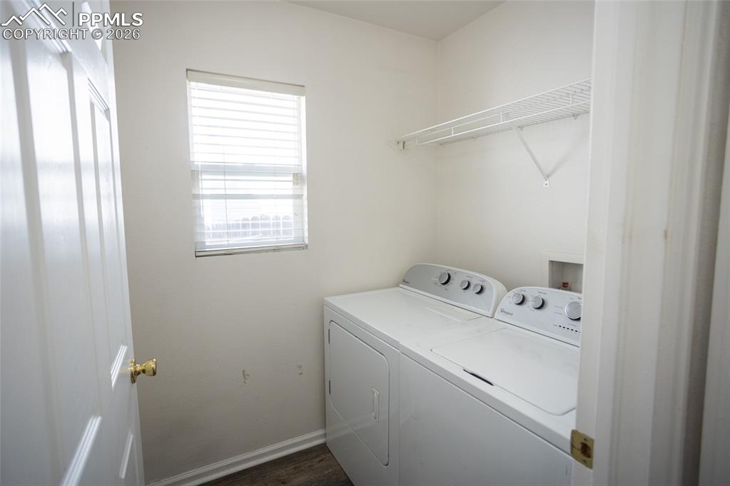 Image 18 of 25: Laundry