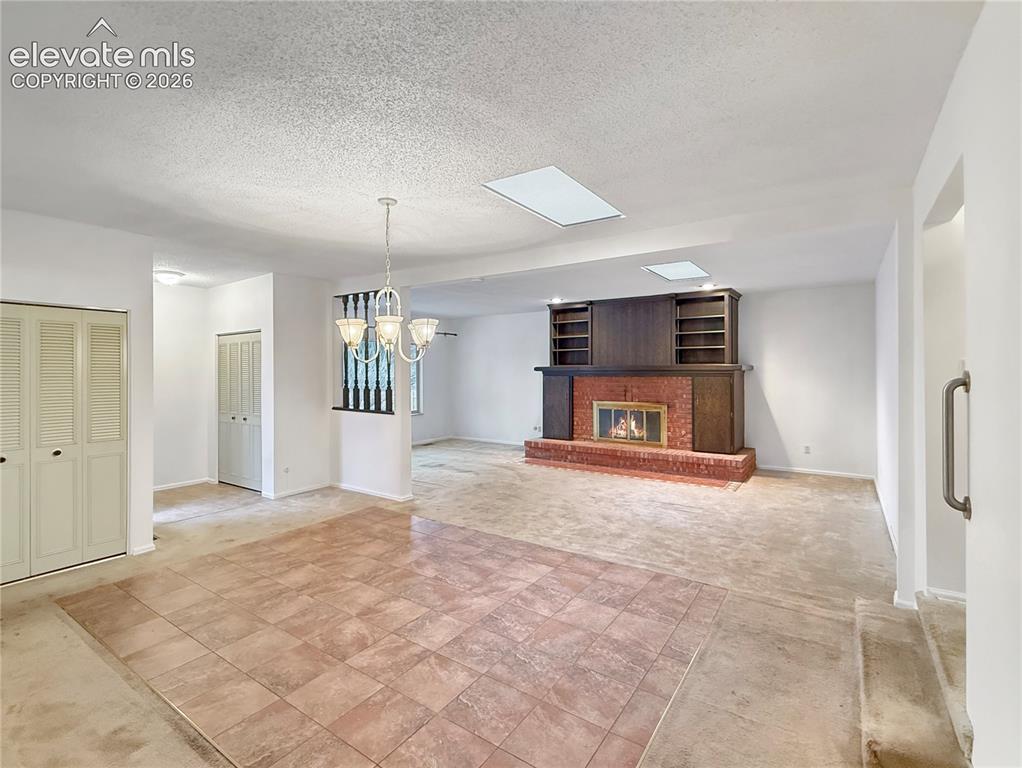 Image 5 of 19: Living Room