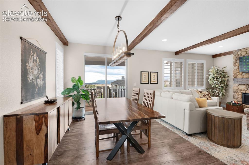 Image 10 of 48: Dining Area