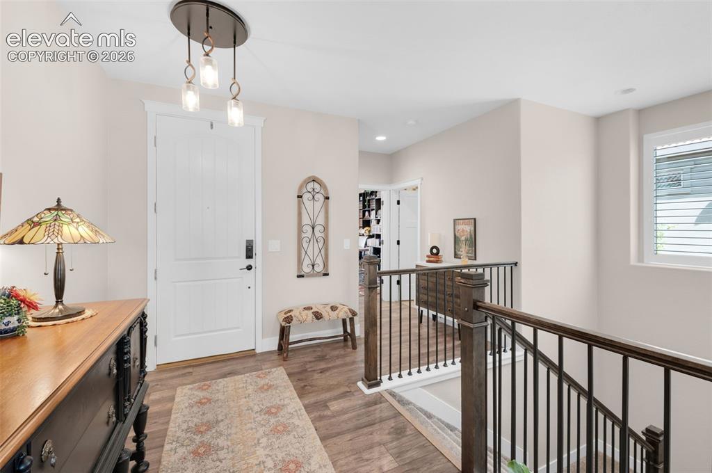 Image 19 of 48: Entry