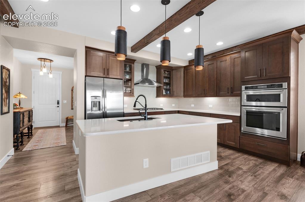 Image 7 of 48: Kitchen